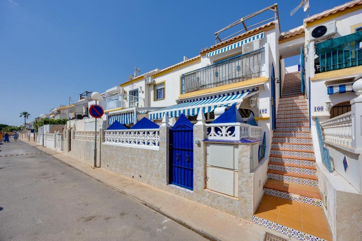 Sprzedaż niezależnego domku jednorodzinnego w Casa o chalet en La Siesta - El Salado - Torreta, Torrevieja, Torrevieja photo 1