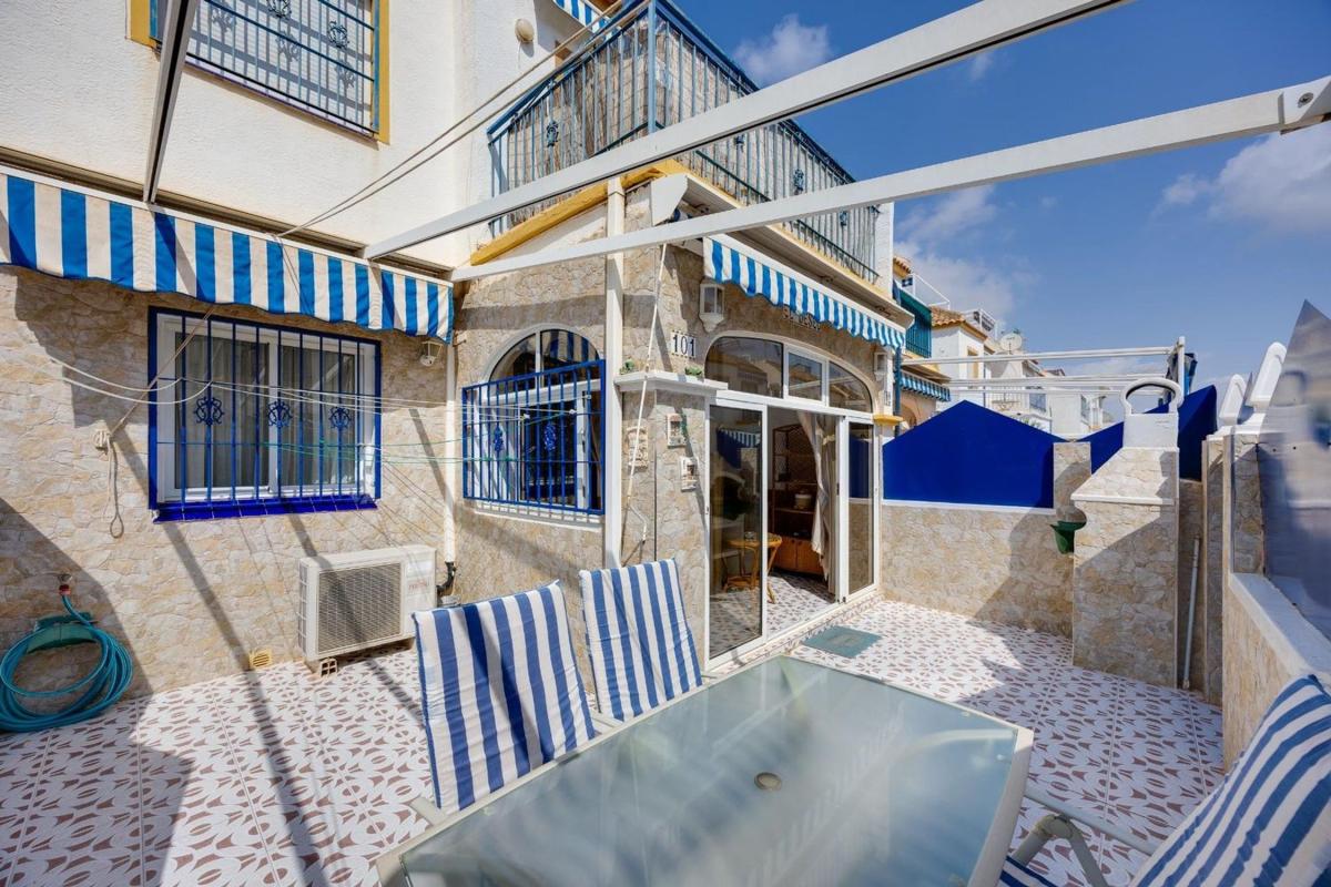 Sprzedaż niezależnego domku jednorodzinnego w Casa o chalet en La Siesta - El Salado - Torreta, Torrevieja, Torrevieja photo 2