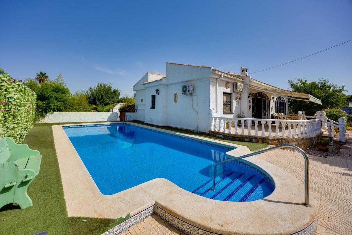 Venta de chalet independiente en Casa o chalet en La Siesta - El Salado - Torreta, Torrevieja, Torrevieja
photo 2
