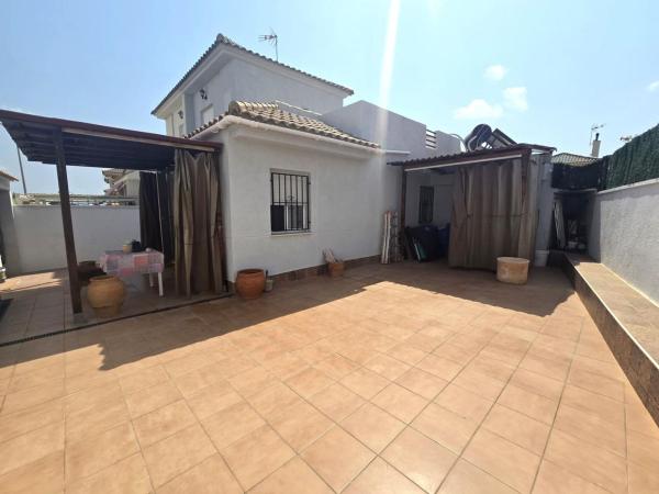 Chalet independiente en venta en Casa o chalet en Los Balcones - Los Altos del Edén, Torrevieja, Torrevieja
photo 1