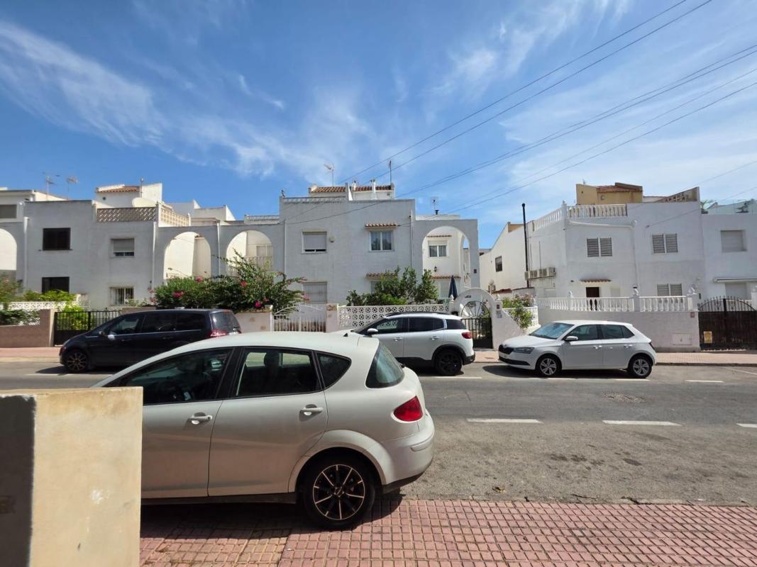 Sprzedaż duplexu w Dúplex en Nueva Torrevieja, Torrevieja, Torrevieja photo 5