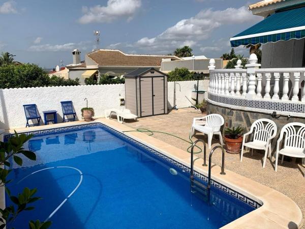 Chalet independiente en venta en Casa o chalet en La Siesta - El Salado - Torreta, Torrevieja, Torrevieja
thumbnail 2