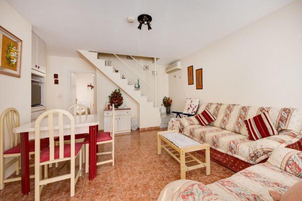 Chalet independiente en venta en Casa o chalet en La Siesta - El Salado - Torreta, Torrevieja, Torrevieja
thumbnail 2