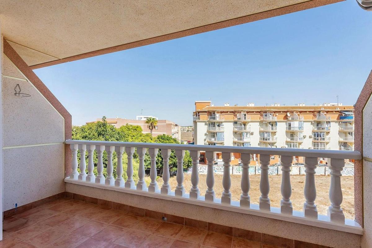 Продажа квартиры на Piso en Gaspar Perrelló, Torrevieja, Торревьеха
photo 3