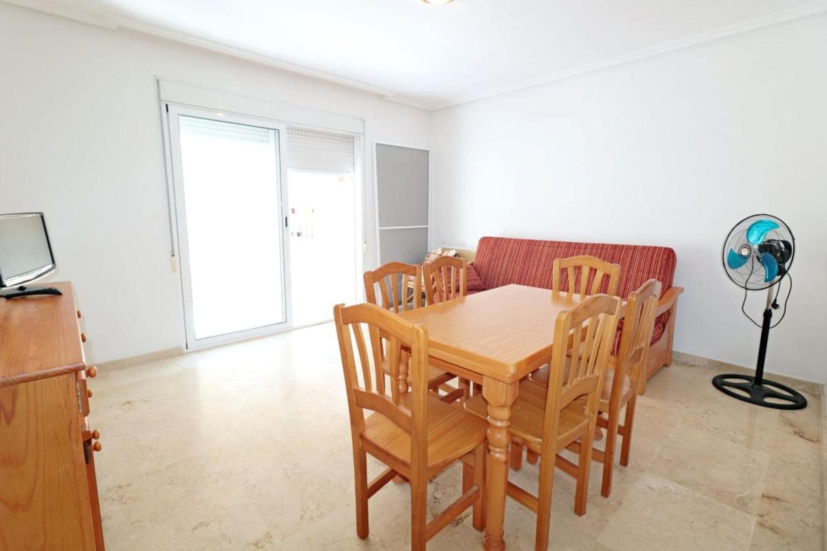 Venta de piso en Piso en Las Piscinas Naturales, Torrevieja, Torrevieja
photo 5