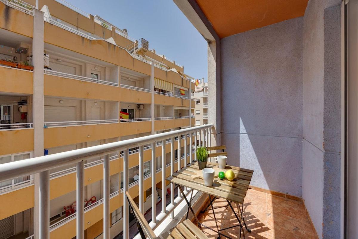 Venta de piso en Piso en Antonio Machado, Torrevieja, Torrevieja
 photo 3