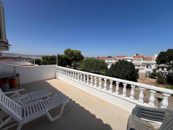 Independent chalet for sale in Casa o chalet en La Siesta - El Salado - Torreta, Torrevieja, Torrevieja
thumbnail 3