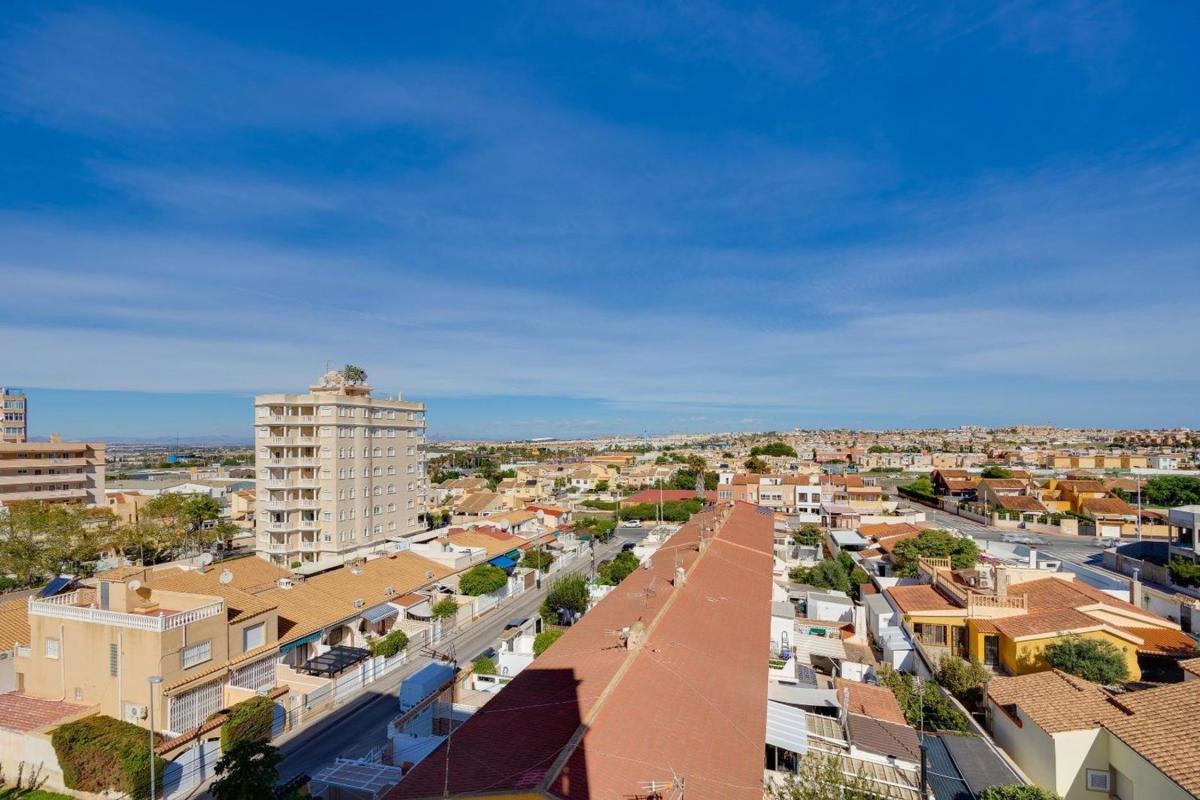 Продажа квартиры на Piso en Nueva Torrevieja, Torrevieja, Торревьеха
photo 2