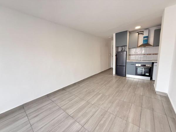 Sale of flat in Piso en Las Piscinas Naturales, Torrevieja, Torrevieja
thumbnail 3