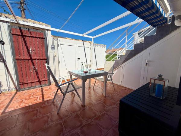 Casa o chalet independiente en Avenida de los Daneses, Los Europeos, Torrevieja photo 2