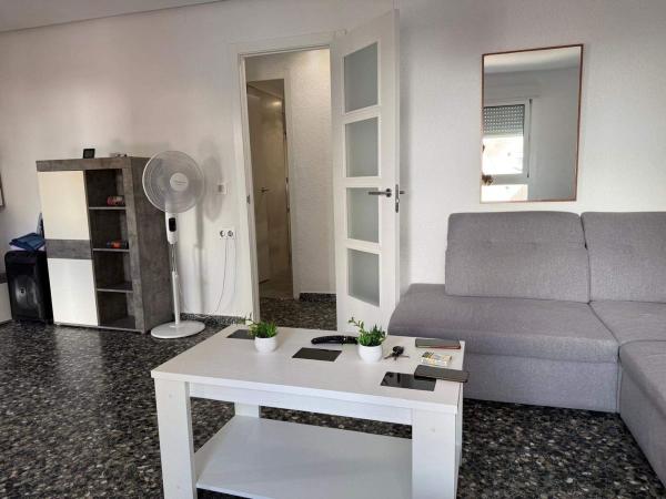 Venta de piso en Piso en Calle D'Antonio Trueba, Carolinas Bajas, Alicante / Alacant, Alicante / Alacant
 photo 3