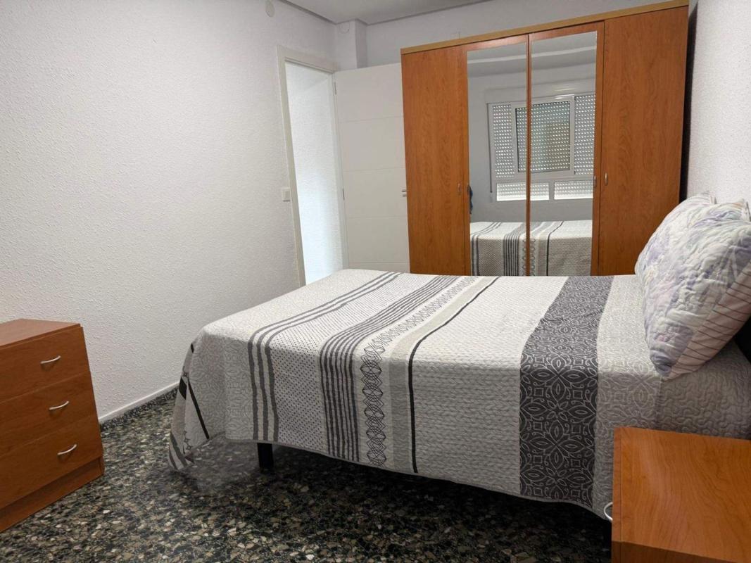 Sprzedaż mieszkania w Piso en Calle D'Antonio Trueba, Carolinas Bajas, Alicante / Alacant, Alicante / Alacant
 photo 4