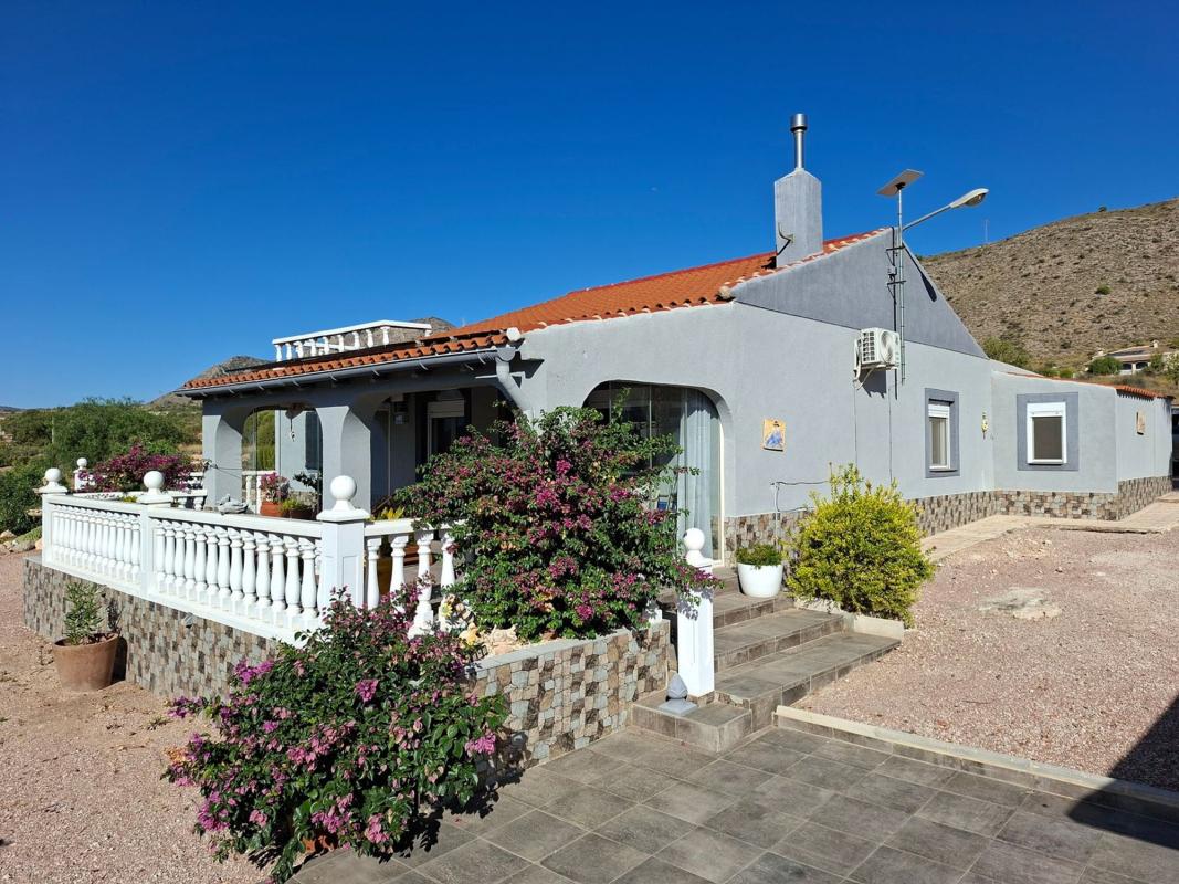 Propiedades en venta y alquiler en España photo 1