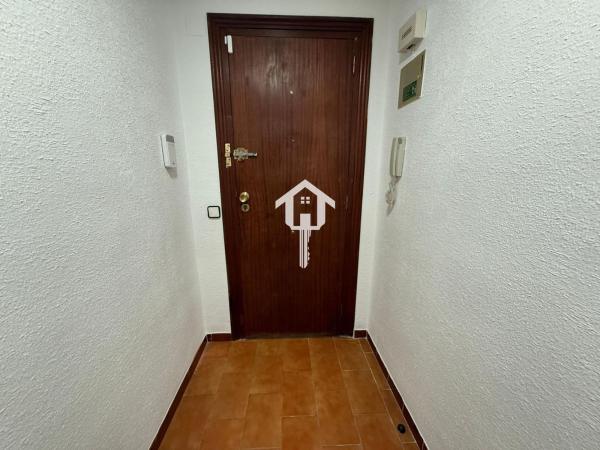 Venta de piso en Piso en Calle Economista German Bernacer, Virgen del Remedio - Parque lo Morant, Alicante / Alacant, Alicante / Alacant
thumbnail 2