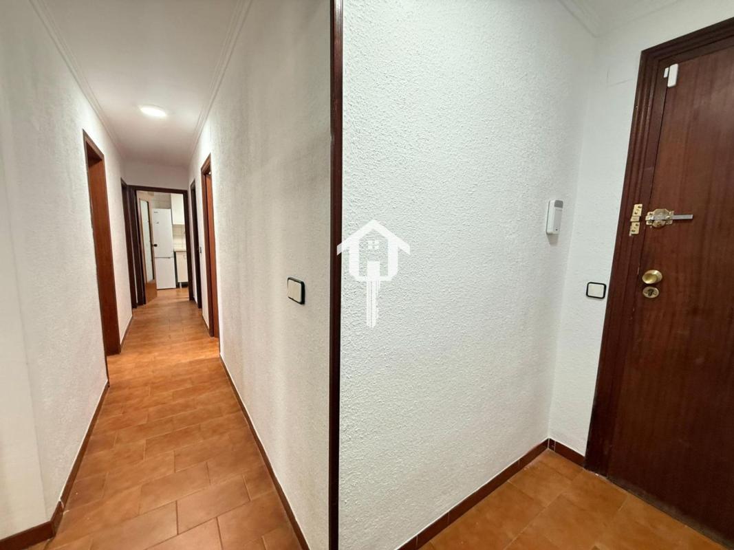 Sale of apartment in Piso en Calle Economista German Bernacer, Virgen del Remedio - Parque lo Morant, Alicante / Alacant, Alicante
 photo 3