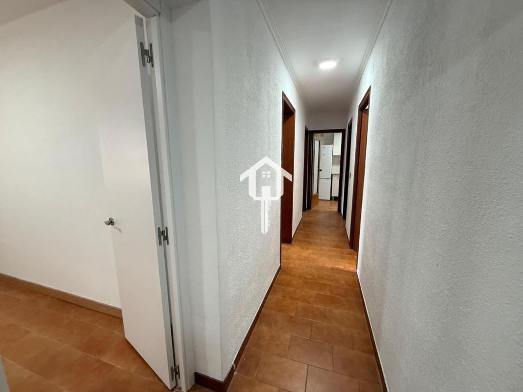 Sale of apartment in Piso en Calle Economista German Bernacer, Virgen del Remedio - Parque lo Morant, Alicante / Alacant, Alicante
 photo 4