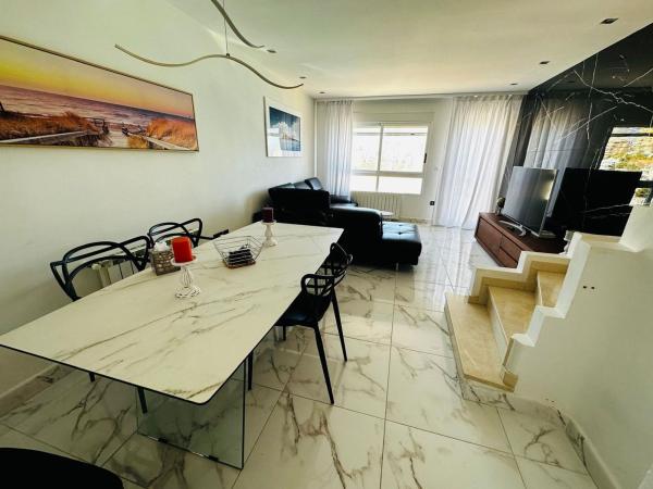 Chalet adosado en Calle Luarca s/n, Playa de Poniente, Benidorm photo 4