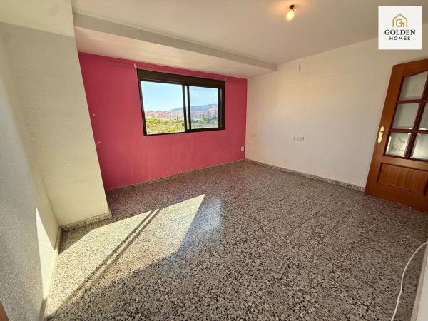 Venta de piso en Piso en Aparisi Guijarro, Garbinet - Parque de las Avenidas, Alicante / Alacant, Alicante / Alacant
 photo 2