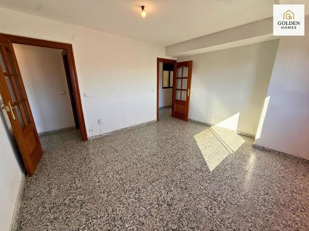Sale of apartment in Piso en Aparisi Guijarro, Garbinet - Parque de las Avenidas, Alicante / Alacant, Alicante
photo 4