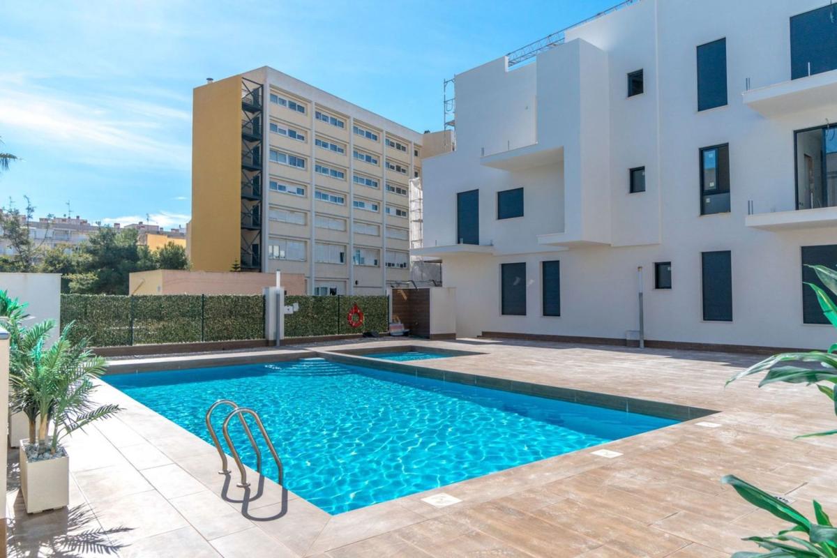 Продажа квартиры на Piso en Calle Maestro Francisco Casanovas s/n, Antonio Machado, Torrevieja, Торревьеха
photo 1