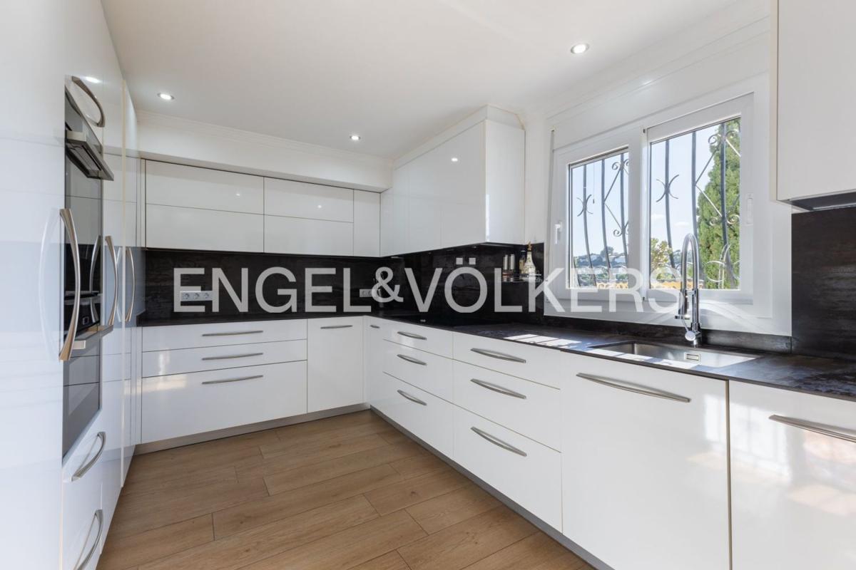 Properties for sale and rent in Spain photo 5