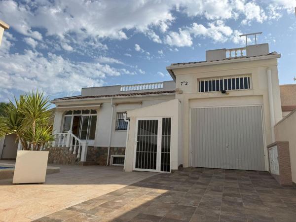 Casa o chalet independiente en Calle Renoir, La Siesta - El Salado - Torreta, Torrevieja thumbnail 3