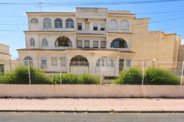 Продажа квартиры на Piso en Calas Blancas, Avenida Habaneras - Curva de Palangre, Torrevieja, Торревьеха
thumbnail 2