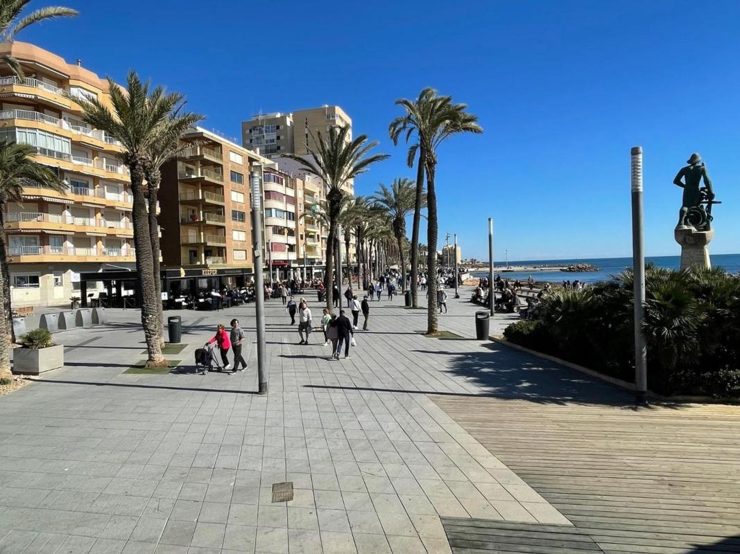 Sale of apartment in Piso en Calas Blancas, Avenida Habaneras - Curva de Palangre, Torrevieja, Torrevieja
photo 5
