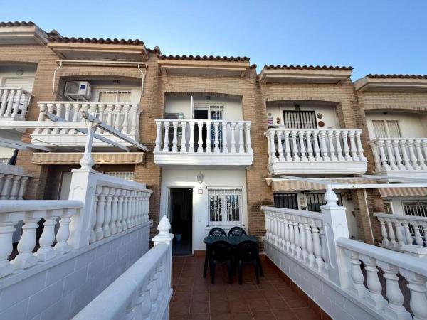 Chalet wolnostojący na sprzedaż w  Casa o chalet en Calle Islas Canarias, Arenales del Sol, Elche / Elx, Elche / Elx photo 1