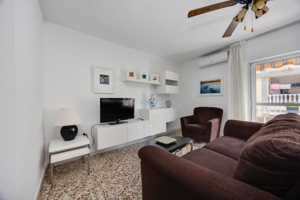 Sale of flat in Piso en Calle Ramón Gallud s/n, Las Piscinas Naturales, Torrevieja, Torrevieja
thumbnail 2