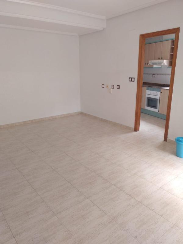 Venta de piso en Piso en Patricio Zammit, Antonio Machado, Torrevieja, Torrevieja
photo 2