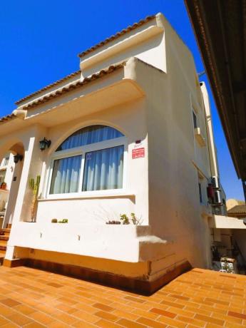 Частный шале на продаже в Casa o chalet en Calle Derramador, Zona Rincón Bajo, Benidorm, Бенидорм thumbnail 2