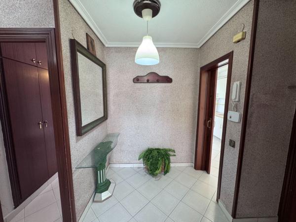 Venta de piso en Piso en Benimantell, Juan XXIII, Alicante / Alacant, Alicante / Alacant
thumbnail 2