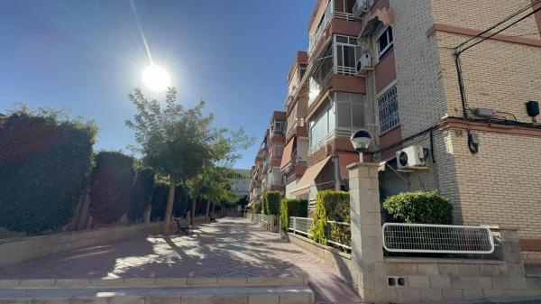 Venta de piso en Piso en Calle Salvador Allende, Juan XXIII, Alicante / Alacant, Alicante / Alacant
thumbnail 3