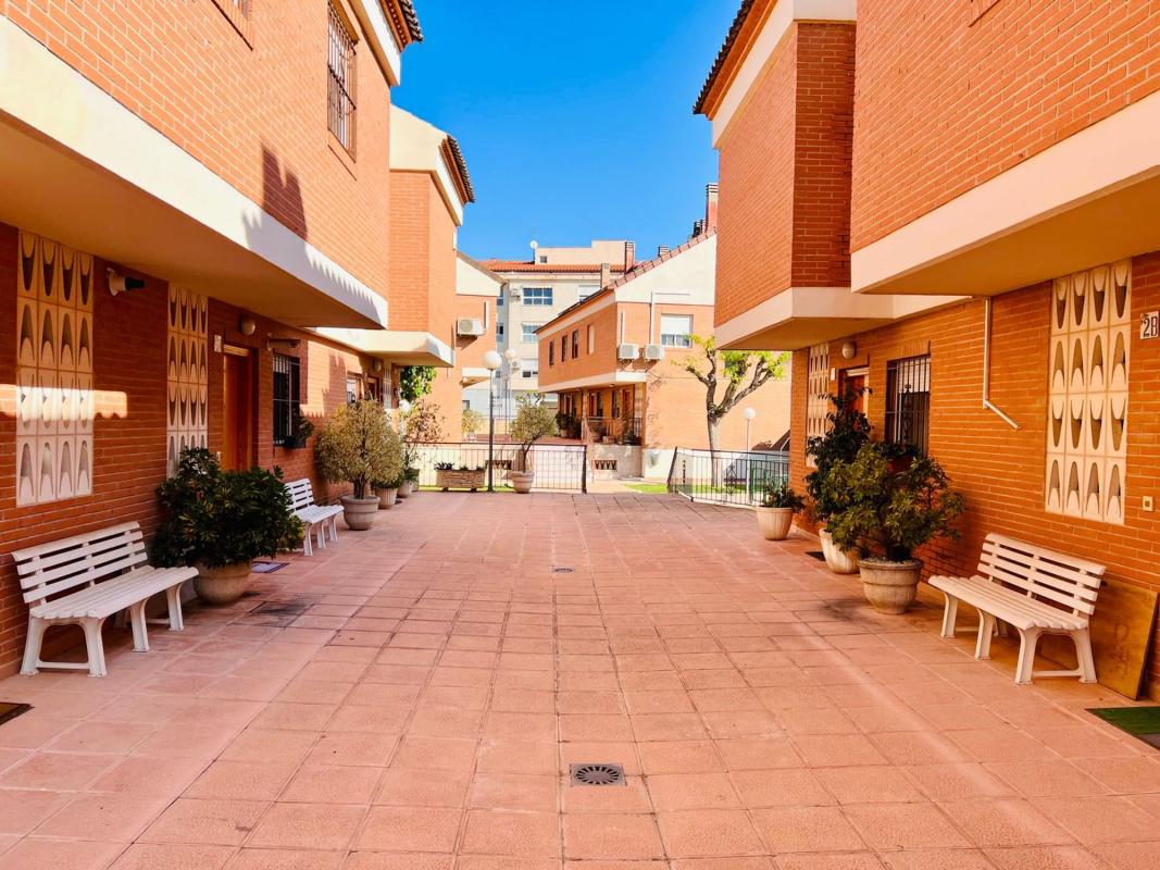 Properties for sale and rent in Spain photo 5