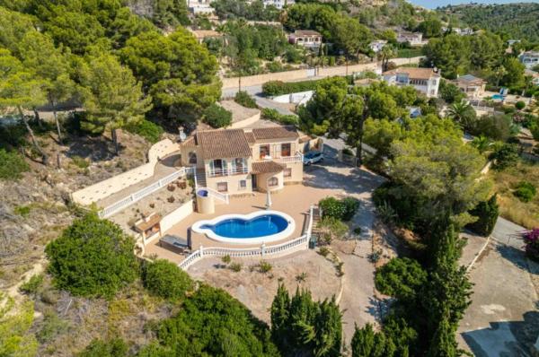 Chalet wolnostojący na sprzedaż w  Casa o chalet en Cometa-Carrió, Calpe, Kalpe photo 4