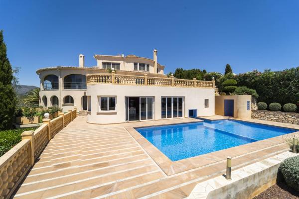 Villa con magníficas vistas a la ciudad de Calpe thumbnail 2