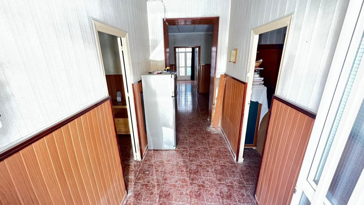 BAJO PARA REFORMAR PARCIALMENTE CON 120M2, Torrevieja
photo 3