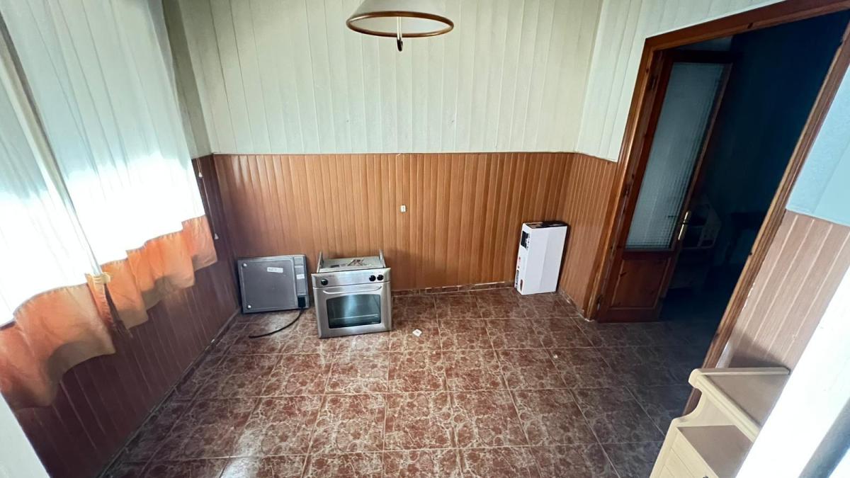 BAJO PARA REFORMAR PARCIALMENTE CON 120M2, Torrevieja
photo 4