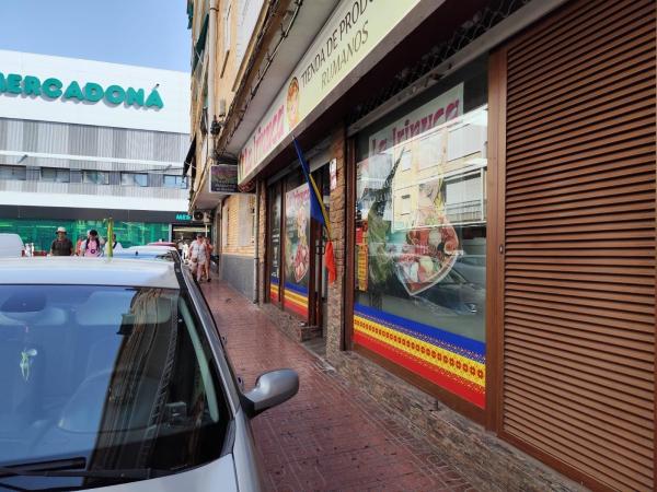 LOCAL COMERCIAL AL LADO DE MERCADONA. CON INQUILINOS CON EL CONTRATO A LARGO PLAZO. thumbnail 3