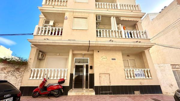 BAJO A 100 METROS DE LA PLAYA REFORMADO EN LA MATA CON 2 HAB 2 BAÑOS, Torrevieja
thumbnail 2