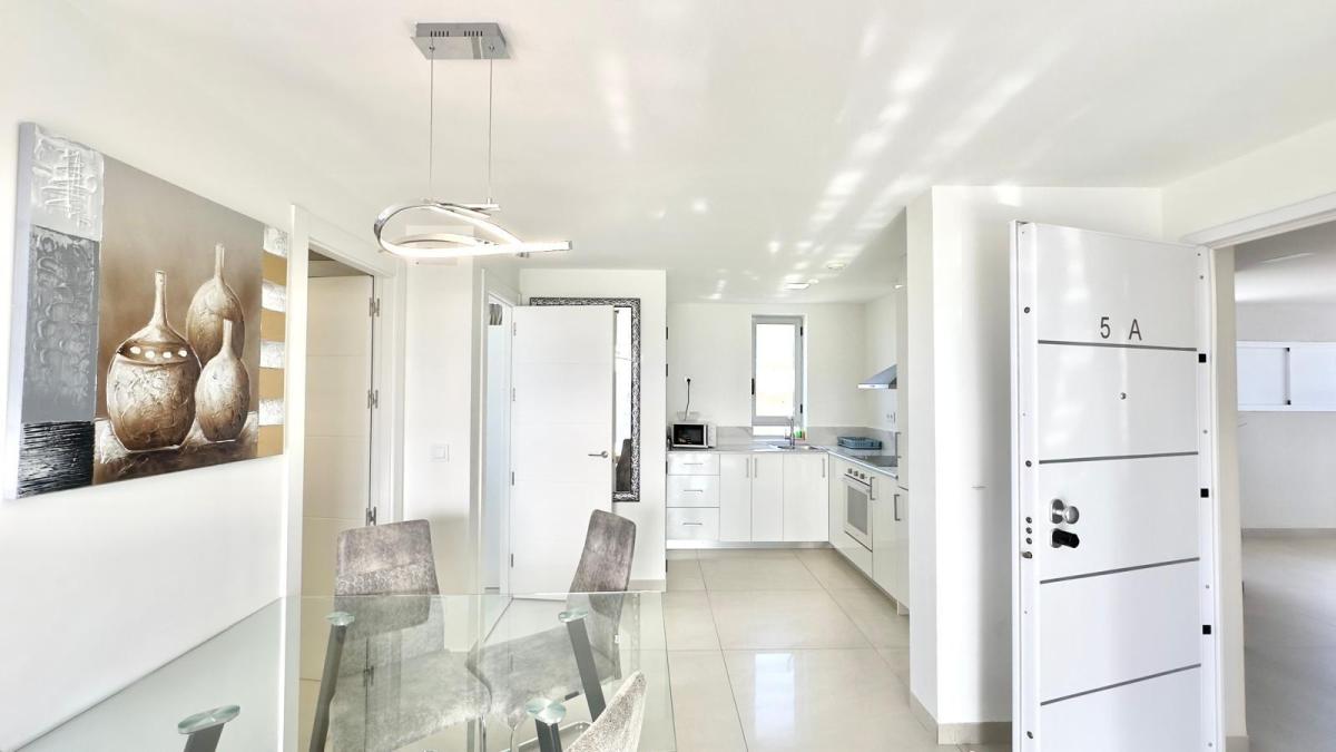APARTAMENTO EXCLUSIVO EN BENIDORM DE 2 HAB, 2 BAÑOS CON PISCINA Y SAUNA, Finestrat
 photo 5