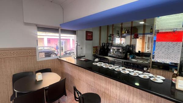 SE VENDE BAR EN FUNCIONAMIENTO EN EL CENTRO DE TORREVIEJA thumbnail 2
