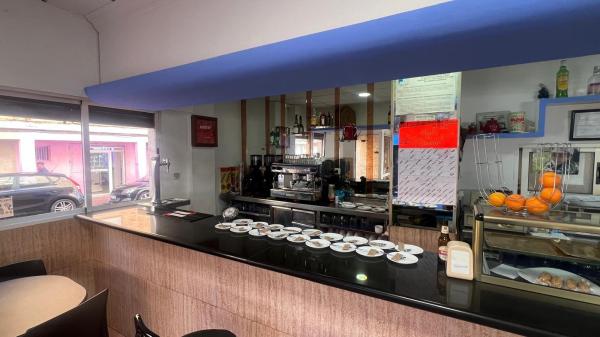 SE VENDE BAR EN FUNCIONAMIENTO EN EL CENTRO DE TORREVIEJA thumbnail 3