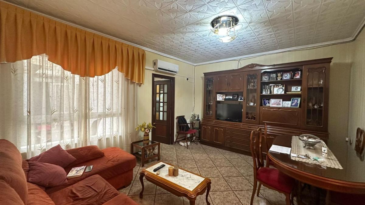 PLANTA BAJA DE 4 HAB, 1 BAÑO Y 1 ASEO EN EL CENTRO DE TORREVIEJA, Torrevieja
photo 1