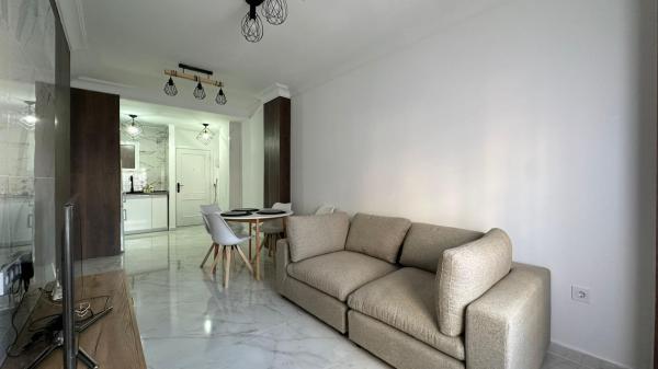 PLANTA BAJA DE 2 HAB Y 1 BAÑO EN EL CENTRO DE TORREVIEJA, Torrevieja
photo 1