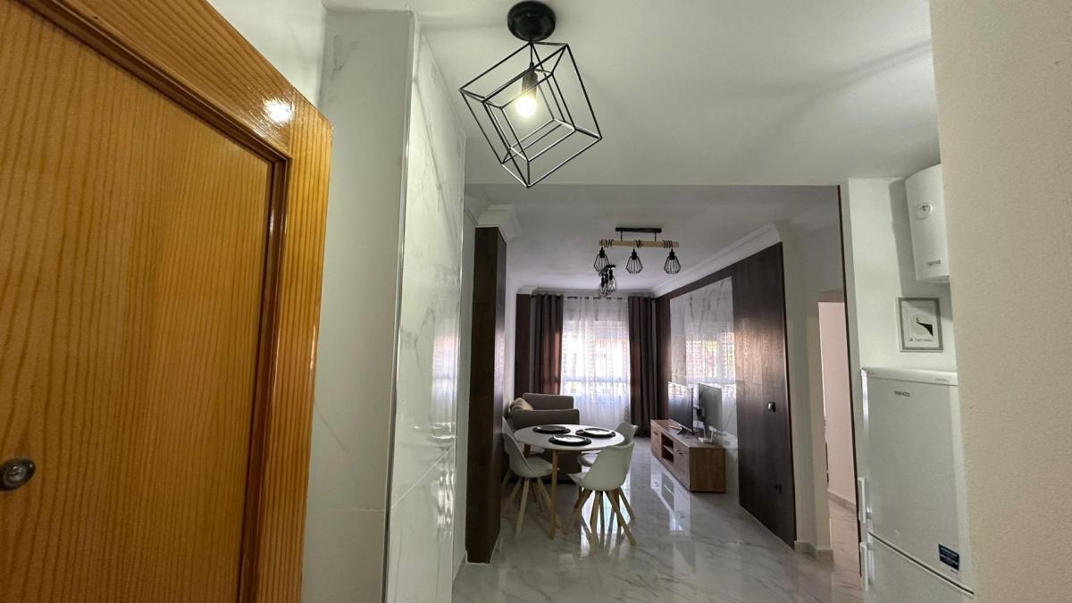 PLANTA BAJA DE 2 HAB Y 1 BAÑO EN EL CENTRO DE TORREVIEJA, Torrevieja
photo 5