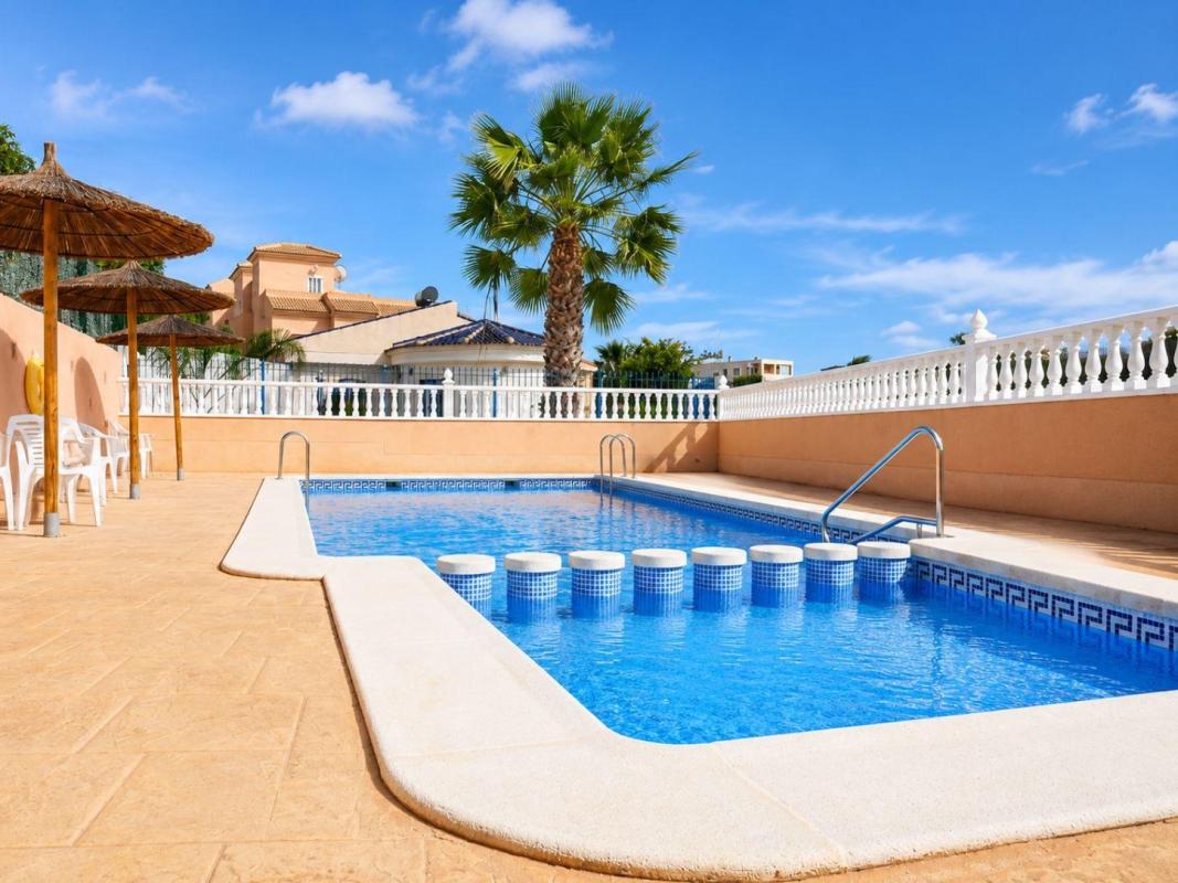 Venta de chalet adosado en La Zenia , Orihuela photo 2