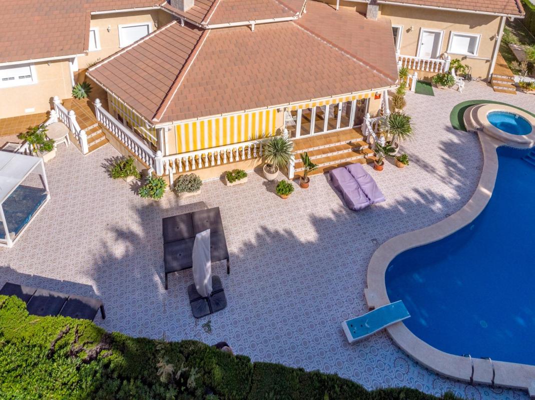 Недвижимость на продажу и в аренду в Испании photo 1