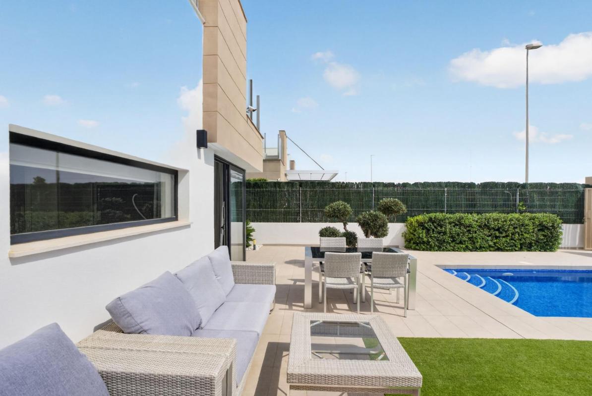 Properties for sale and rent in Spain photo 5